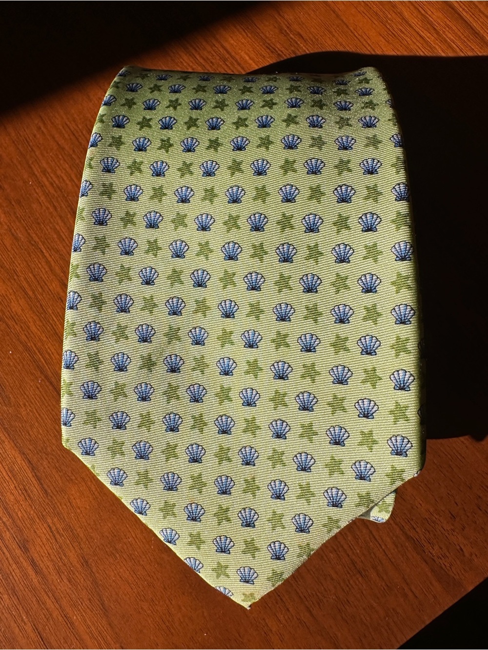 Tommy Hilfiger 100% Silk Tie Green Blue Seashell Starfish Novelty Nautical
